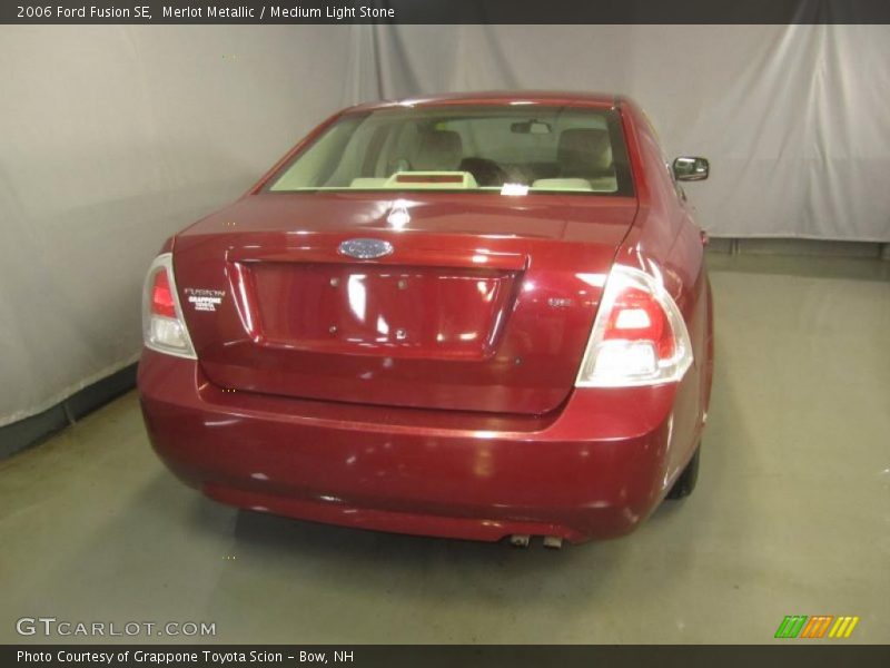 Merlot Metallic / Medium Light Stone 2006 Ford Fusion SE