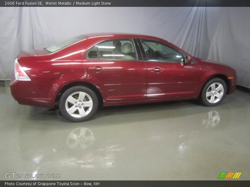 Merlot Metallic / Medium Light Stone 2006 Ford Fusion SE