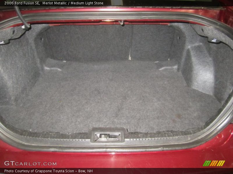 Merlot Metallic / Medium Light Stone 2006 Ford Fusion SE