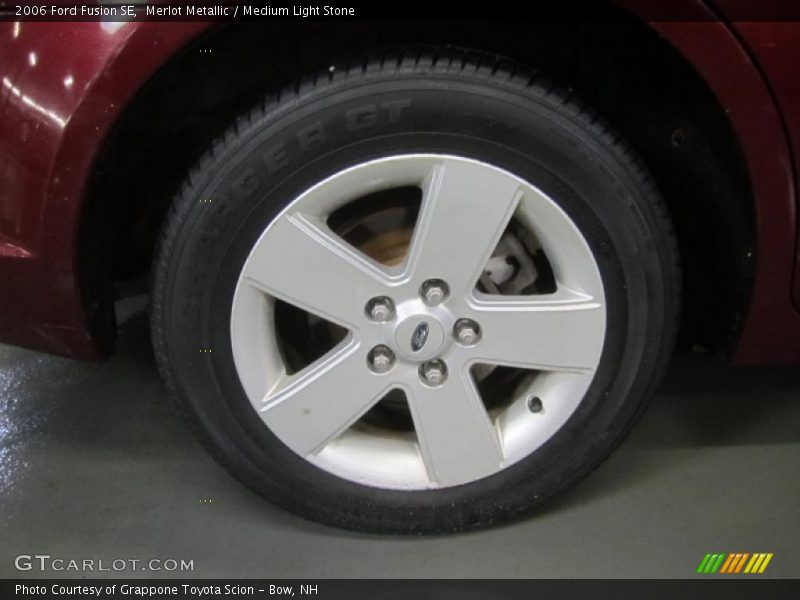 Merlot Metallic / Medium Light Stone 2006 Ford Fusion SE