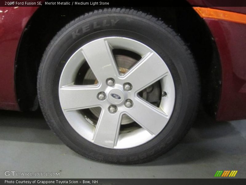 Merlot Metallic / Medium Light Stone 2006 Ford Fusion SE