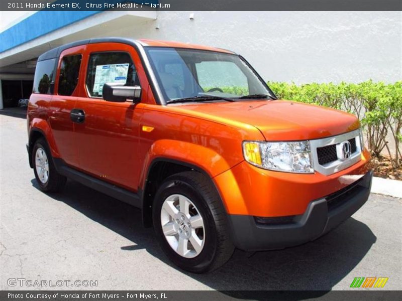 Front 3/4 View of 2011 Element EX