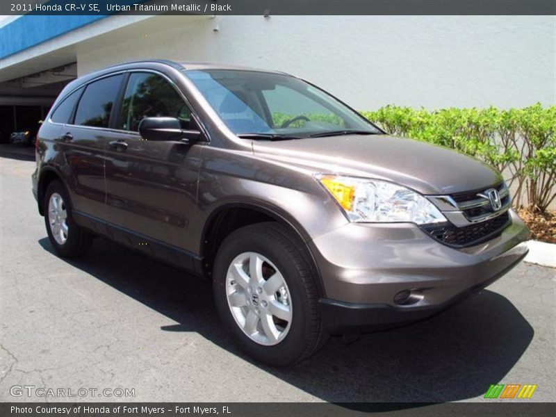 Urban Titanium Metallic / Black 2011 Honda CR-V SE
