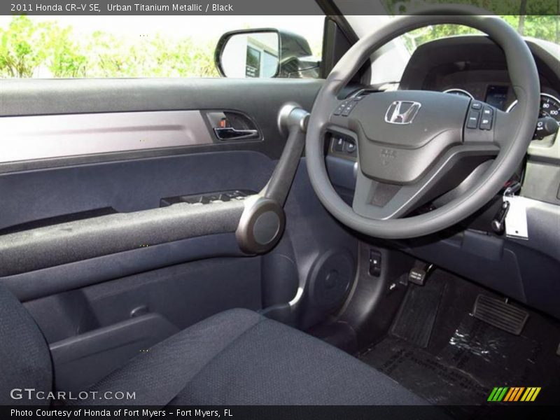 Urban Titanium Metallic / Black 2011 Honda CR-V SE
