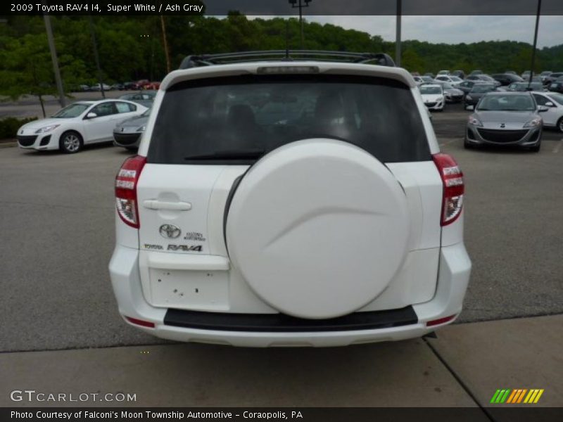 Super White / Ash Gray 2009 Toyota RAV4 I4