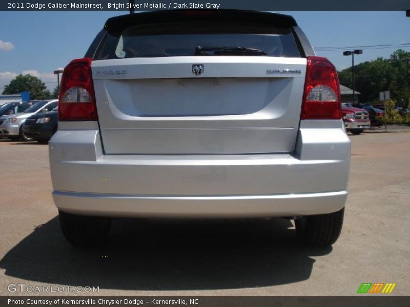 Bright Silver Metallic / Dark Slate Gray 2011 Dodge Caliber Mainstreet