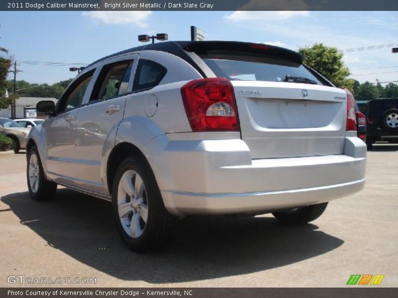 Bright Silver Metallic / Dark Slate Gray 2011 Dodge Caliber Mainstreet