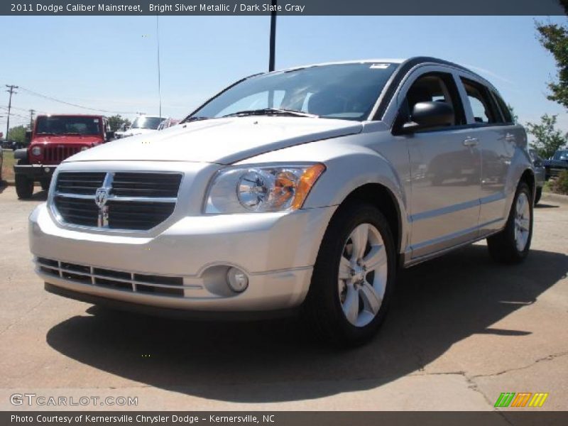 Bright Silver Metallic / Dark Slate Gray 2011 Dodge Caliber Mainstreet