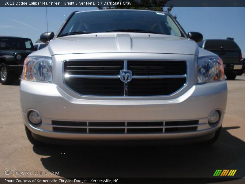 Bright Silver Metallic / Dark Slate Gray 2011 Dodge Caliber Mainstreet