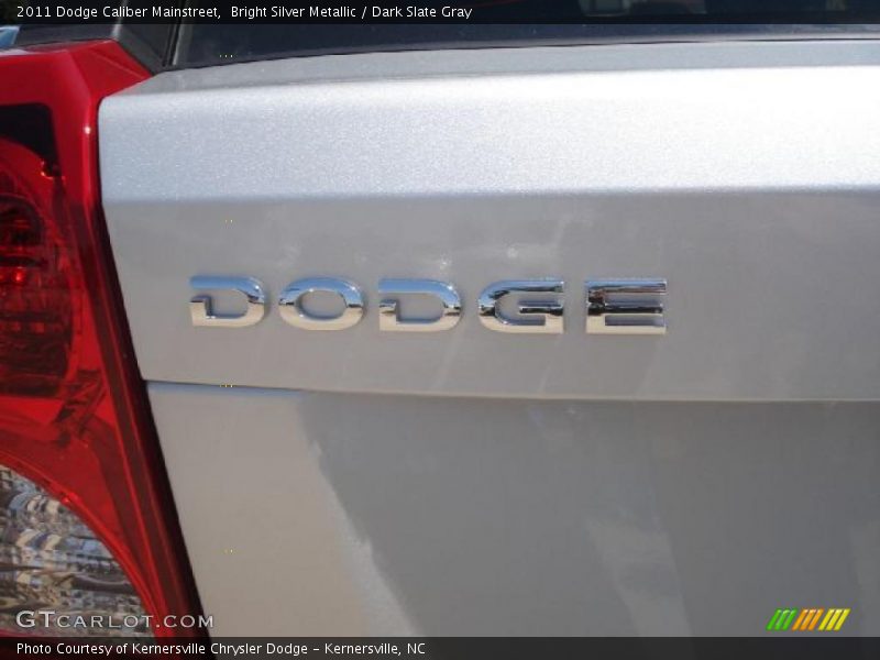 Bright Silver Metallic / Dark Slate Gray 2011 Dodge Caliber Mainstreet