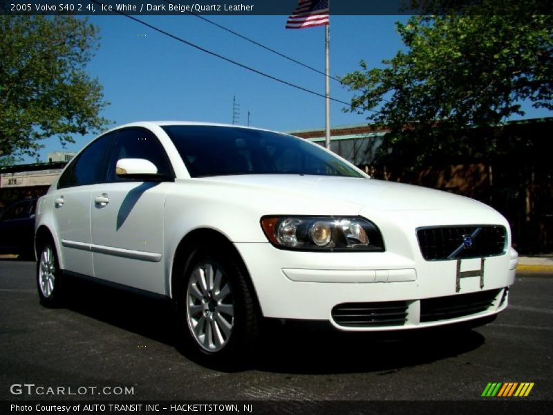 Ice White / Dark Beige/Quartz Leather 2005 Volvo S40 2.4i
