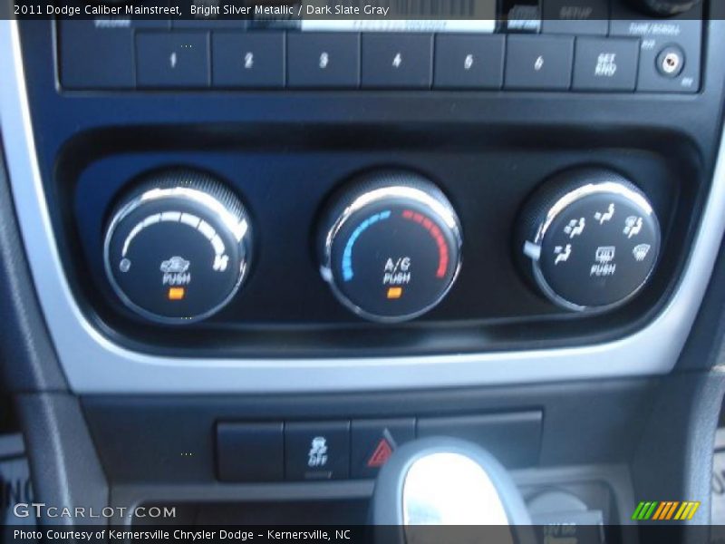 Bright Silver Metallic / Dark Slate Gray 2011 Dodge Caliber Mainstreet