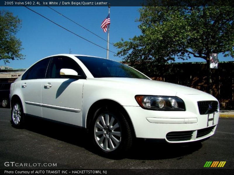 Ice White / Dark Beige/Quartz Leather 2005 Volvo S40 2.4i