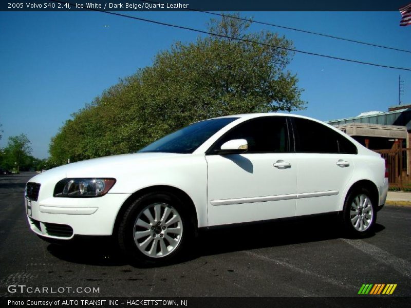 Ice White / Dark Beige/Quartz Leather 2005 Volvo S40 2.4i
