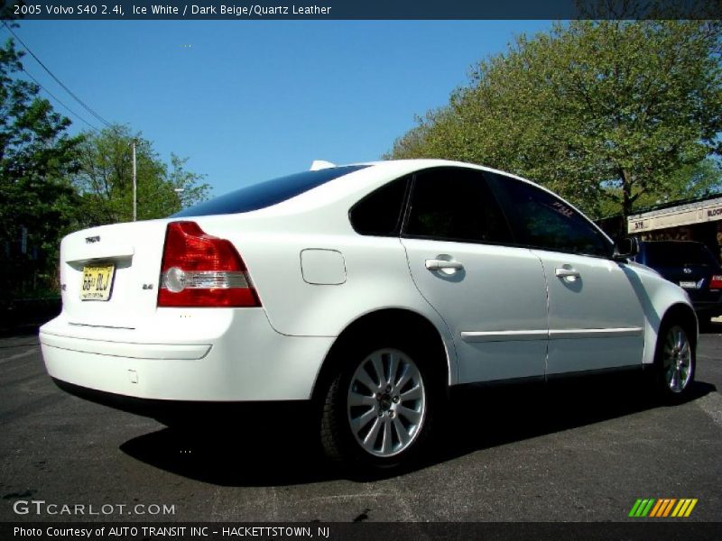 Ice White / Dark Beige/Quartz Leather 2005 Volvo S40 2.4i