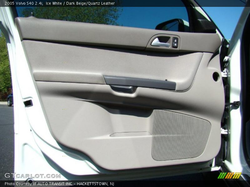 Ice White / Dark Beige/Quartz Leather 2005 Volvo S40 2.4i