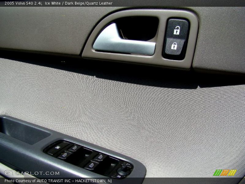 Ice White / Dark Beige/Quartz Leather 2005 Volvo S40 2.4i