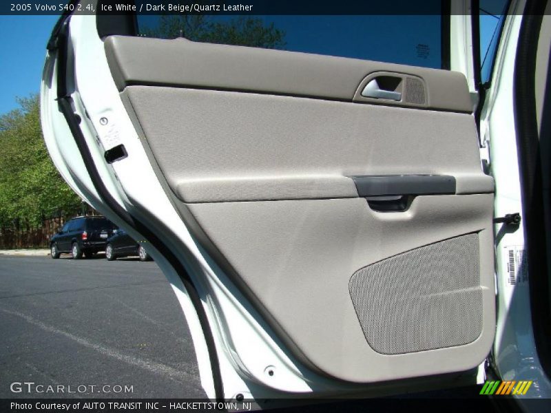 Ice White / Dark Beige/Quartz Leather 2005 Volvo S40 2.4i