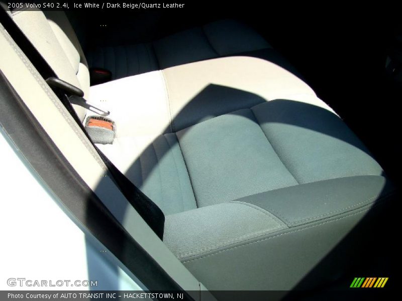 Ice White / Dark Beige/Quartz Leather 2005 Volvo S40 2.4i