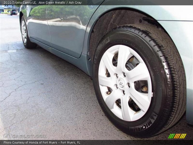 Aloe Green Metallic / Ash Gray 2010 Toyota Camry LE