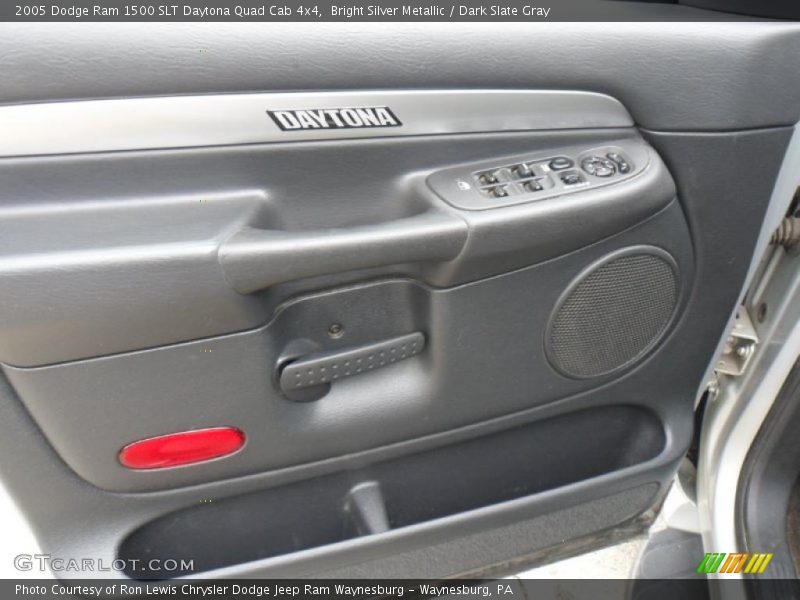 Bright Silver Metallic / Dark Slate Gray 2005 Dodge Ram 1500 SLT Daytona Quad Cab 4x4