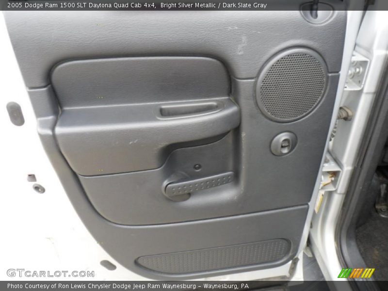 Bright Silver Metallic / Dark Slate Gray 2005 Dodge Ram 1500 SLT Daytona Quad Cab 4x4