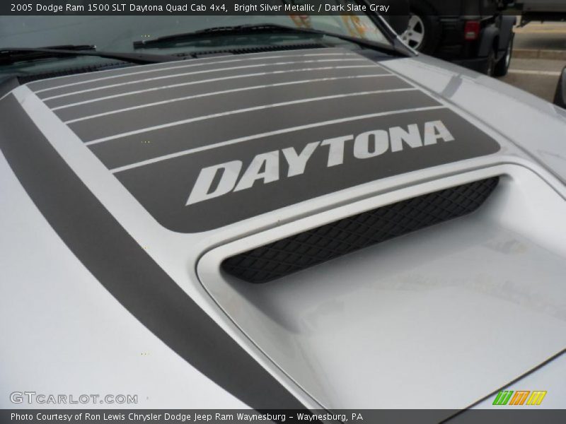 Bright Silver Metallic / Dark Slate Gray 2005 Dodge Ram 1500 SLT Daytona Quad Cab 4x4