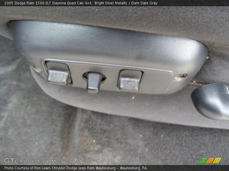 Bright Silver Metallic / Dark Slate Gray 2005 Dodge Ram 1500 SLT Daytona Quad Cab 4x4