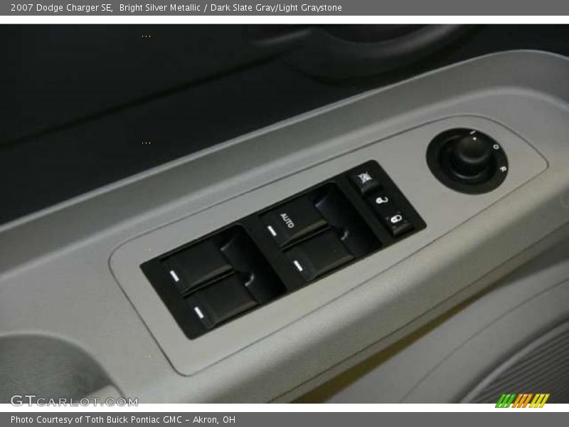 Bright Silver Metallic / Dark Slate Gray/Light Graystone 2007 Dodge Charger SE