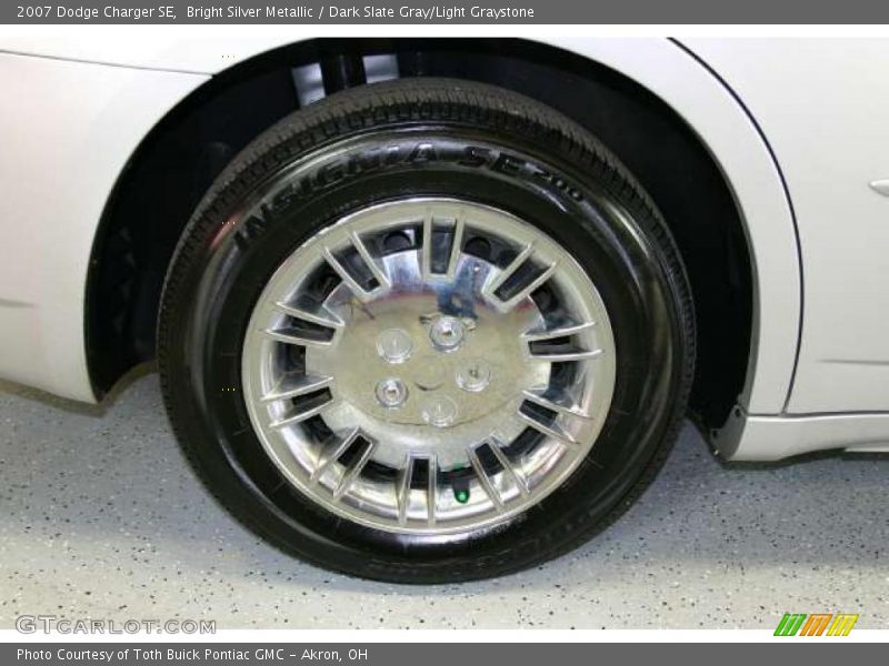 Bright Silver Metallic / Dark Slate Gray/Light Graystone 2007 Dodge Charger SE