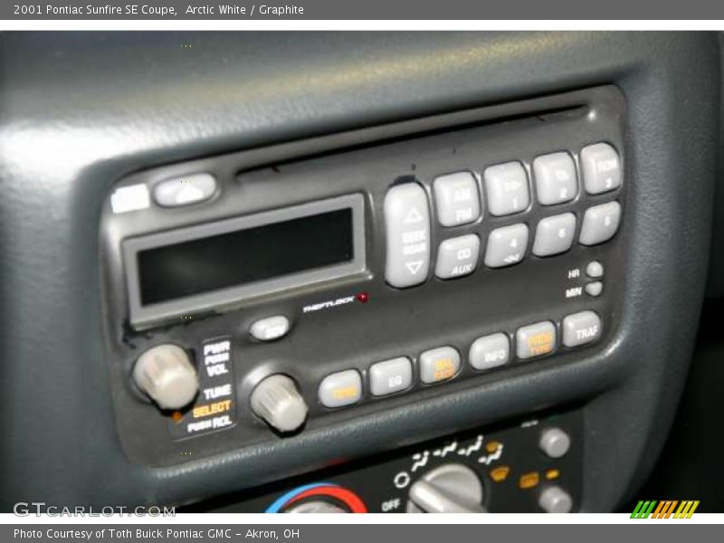 Arctic White / Graphite 2001 Pontiac Sunfire SE Coupe