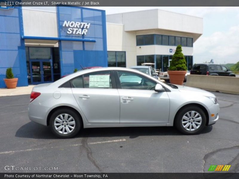 Silver Ice Metallic / Jet Black 2011 Chevrolet Cruze LT