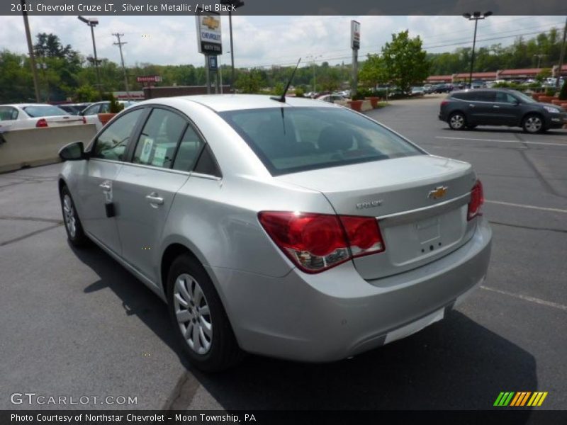 Silver Ice Metallic / Jet Black 2011 Chevrolet Cruze LT