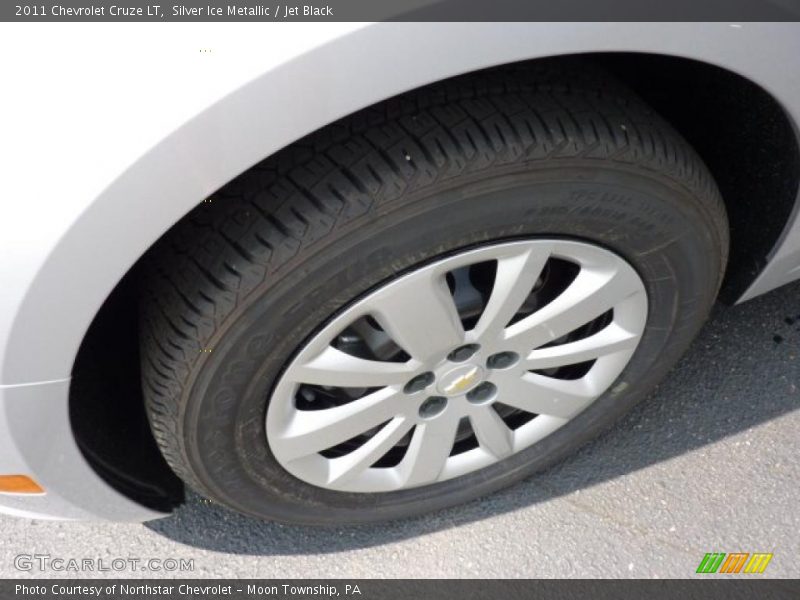 Silver Ice Metallic / Jet Black 2011 Chevrolet Cruze LT