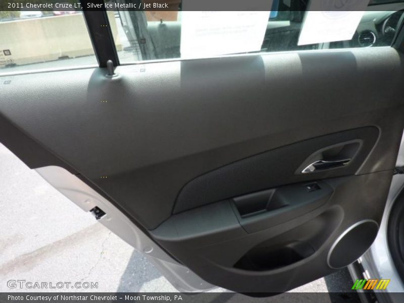 Silver Ice Metallic / Jet Black 2011 Chevrolet Cruze LT