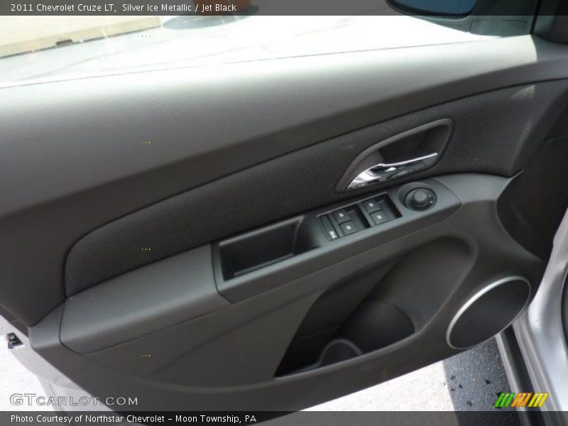 Silver Ice Metallic / Jet Black 2011 Chevrolet Cruze LT
