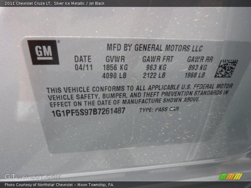 Silver Ice Metallic / Jet Black 2011 Chevrolet Cruze LT
