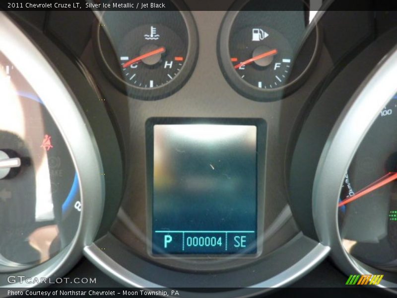Silver Ice Metallic / Jet Black 2011 Chevrolet Cruze LT