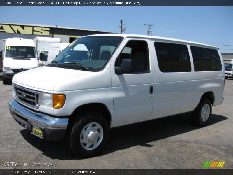 Front 3/4 View of 2006 E Series Van E350 XLT Passenger