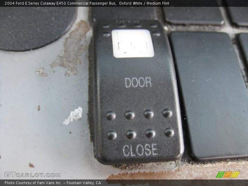 Oxford White / Medium Flint 2004 Ford E Series Cutaway E450 Commercial Passenger Bus