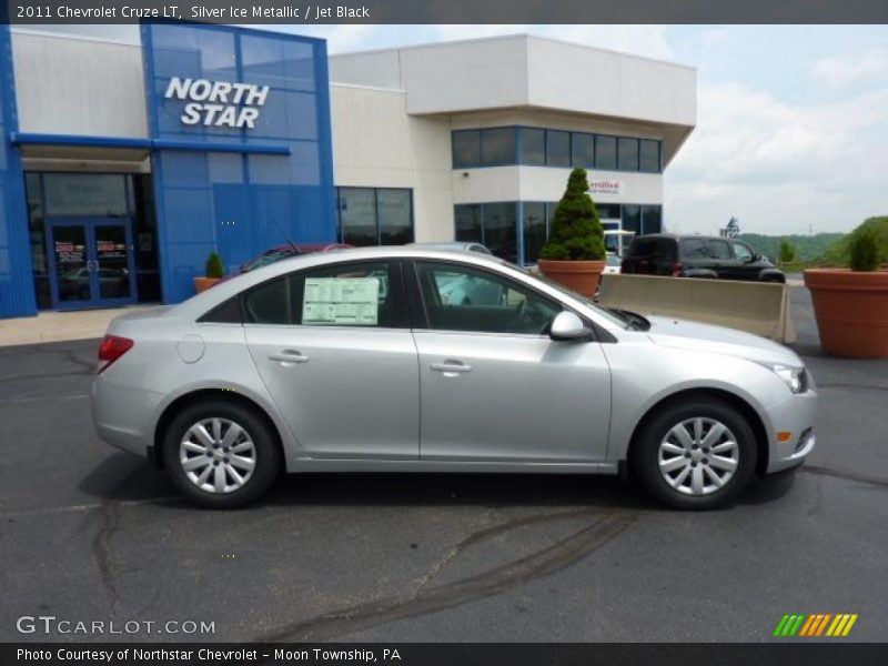 Silver Ice Metallic / Jet Black 2011 Chevrolet Cruze LT