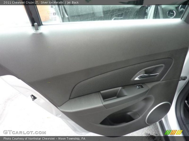 Silver Ice Metallic / Jet Black 2011 Chevrolet Cruze LT