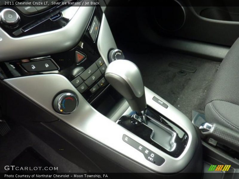 Silver Ice Metallic / Jet Black 2011 Chevrolet Cruze LT