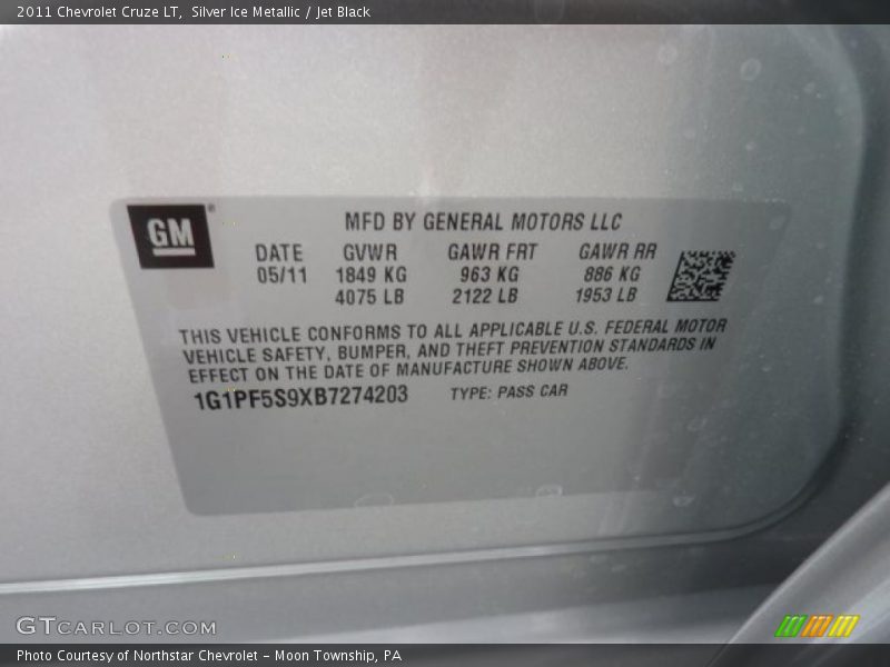 Silver Ice Metallic / Jet Black 2011 Chevrolet Cruze LT