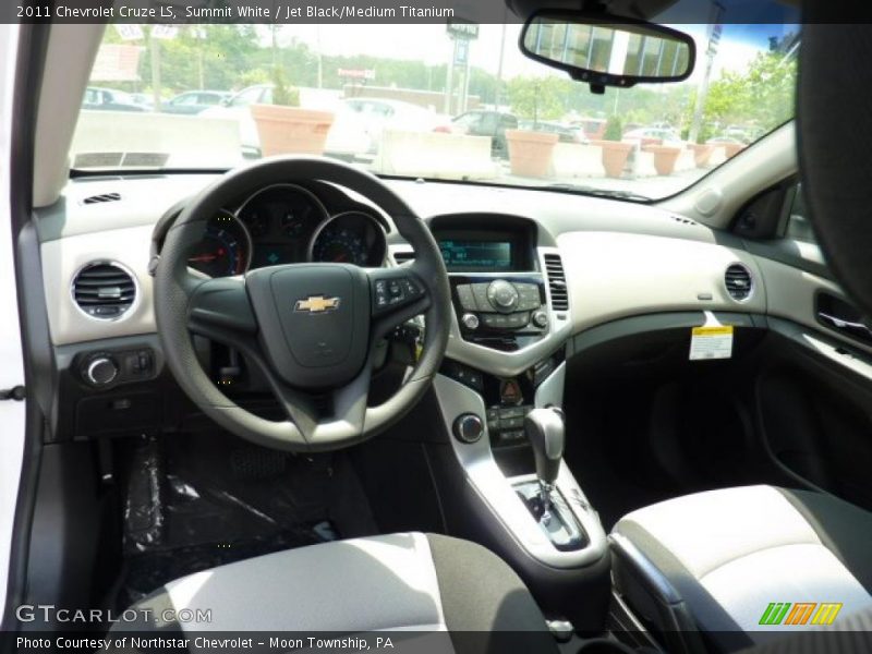 Summit White / Jet Black/Medium Titanium 2011 Chevrolet Cruze LS