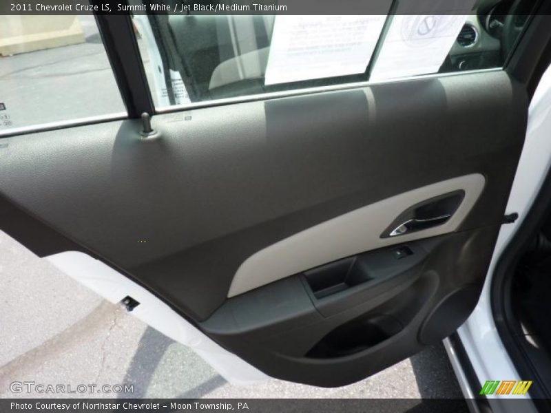 Summit White / Jet Black/Medium Titanium 2011 Chevrolet Cruze LS