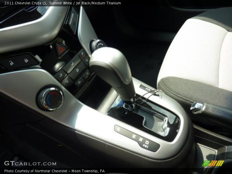 Summit White / Jet Black/Medium Titanium 2011 Chevrolet Cruze LS