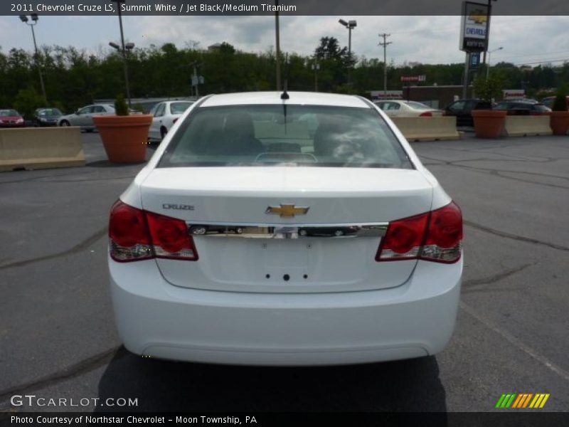 Summit White / Jet Black/Medium Titanium 2011 Chevrolet Cruze LS