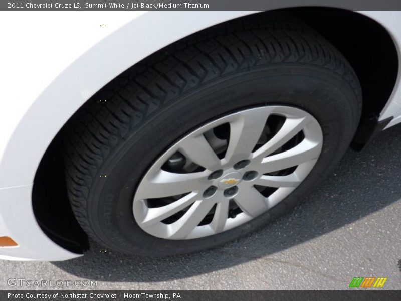 Summit White / Jet Black/Medium Titanium 2011 Chevrolet Cruze LS