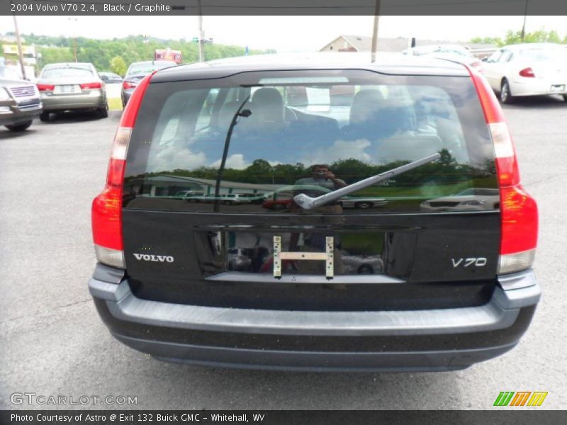 Black / Graphite 2004 Volvo V70 2.4